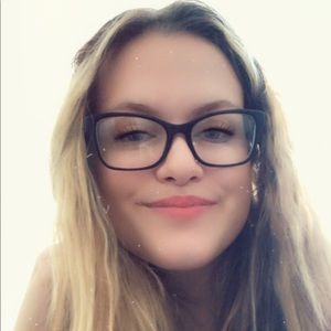 Meet your Posher, Mikayla